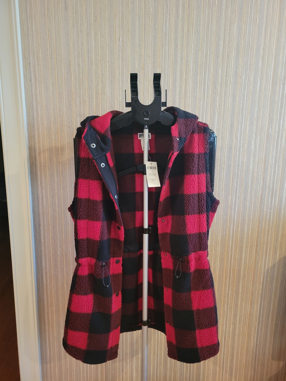 Duluth Trading Co. Women’s Red & Black Plaid Hooded Fleece Vest NWT Medium